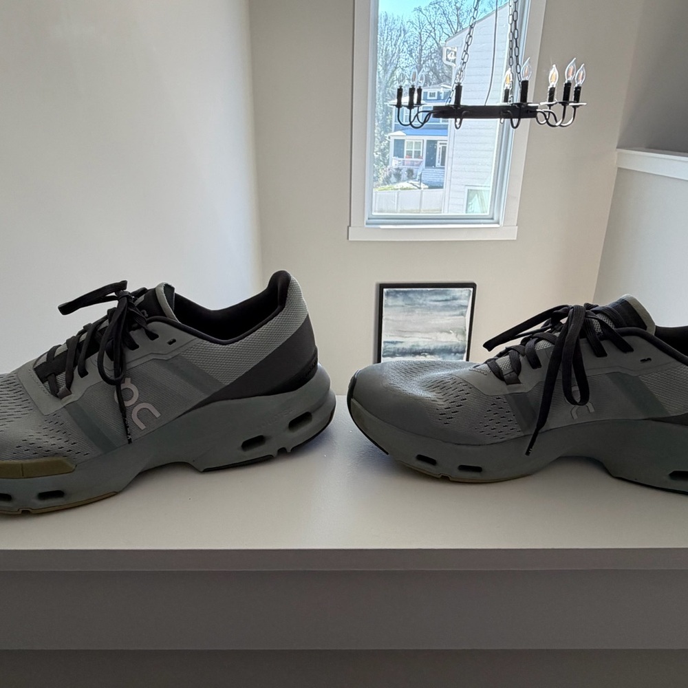 On Running Men's Gray and Black Athletic Shoes